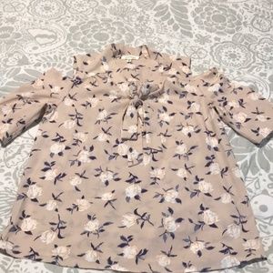 NWOT Cold shoulder blouse